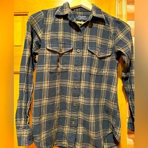 Filson XS women’s plaid flannel button up shirt